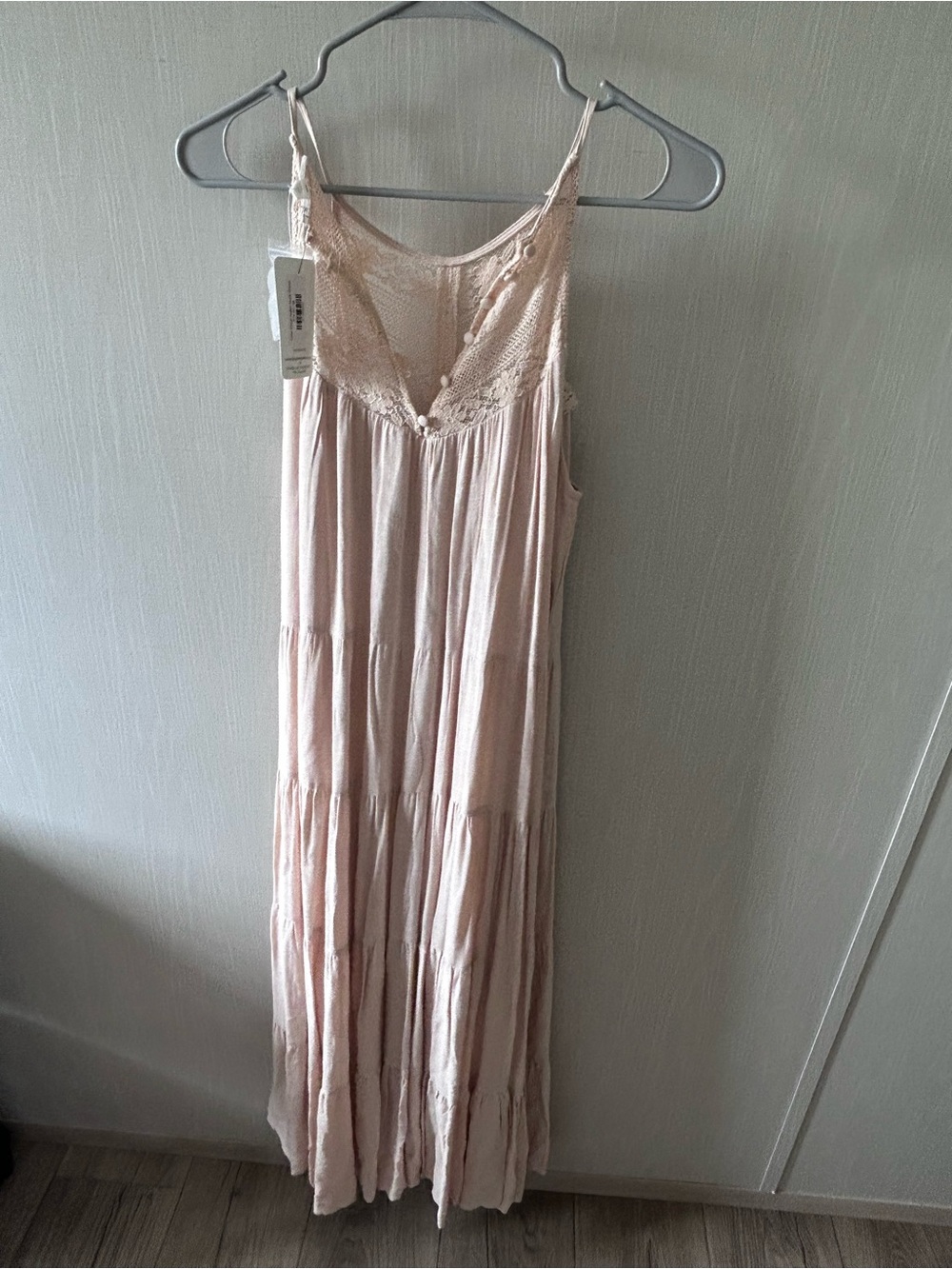 Sleeveless Lace-Trim Maxi Dress in Soft Pink